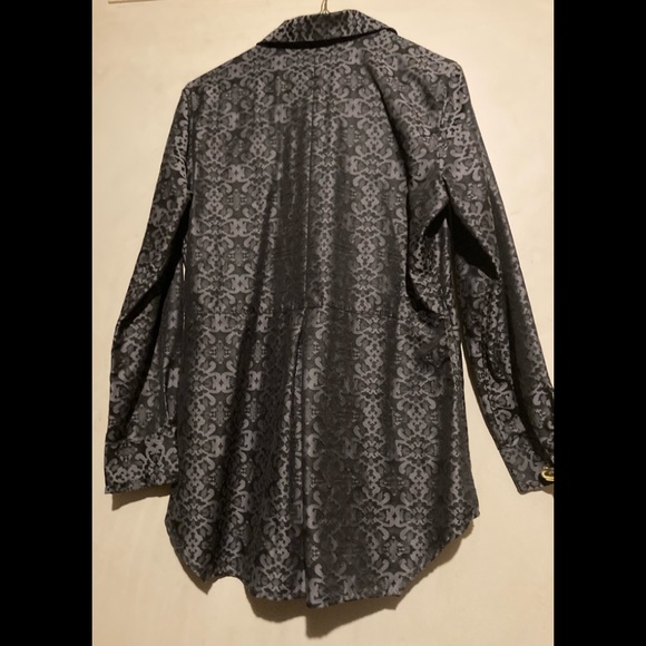 Preow Foxcroft NYC Gina Jacquard Tunic, in black and gray print, size 6 - Picture 2 of 4